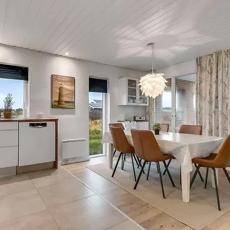 Laekkert Hus Taet Pa Havet Sj314 بيت للعطل *