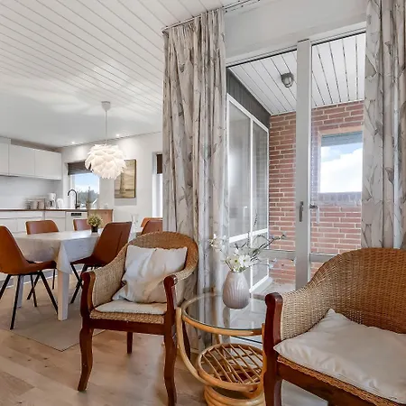 Laekkert Hus Taet Pa Havet Sj314 بيت للعطل *