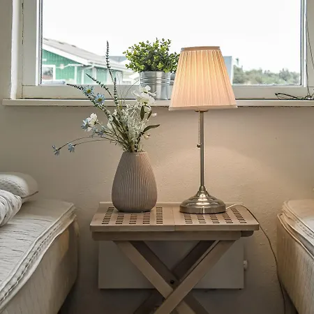 Laekkert Hus Taet Pa Havet Sj314