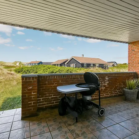 Laekkert Hus Taet Pa Havet Sj314 بيت للعطل